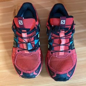 Salomon day hikers size 36